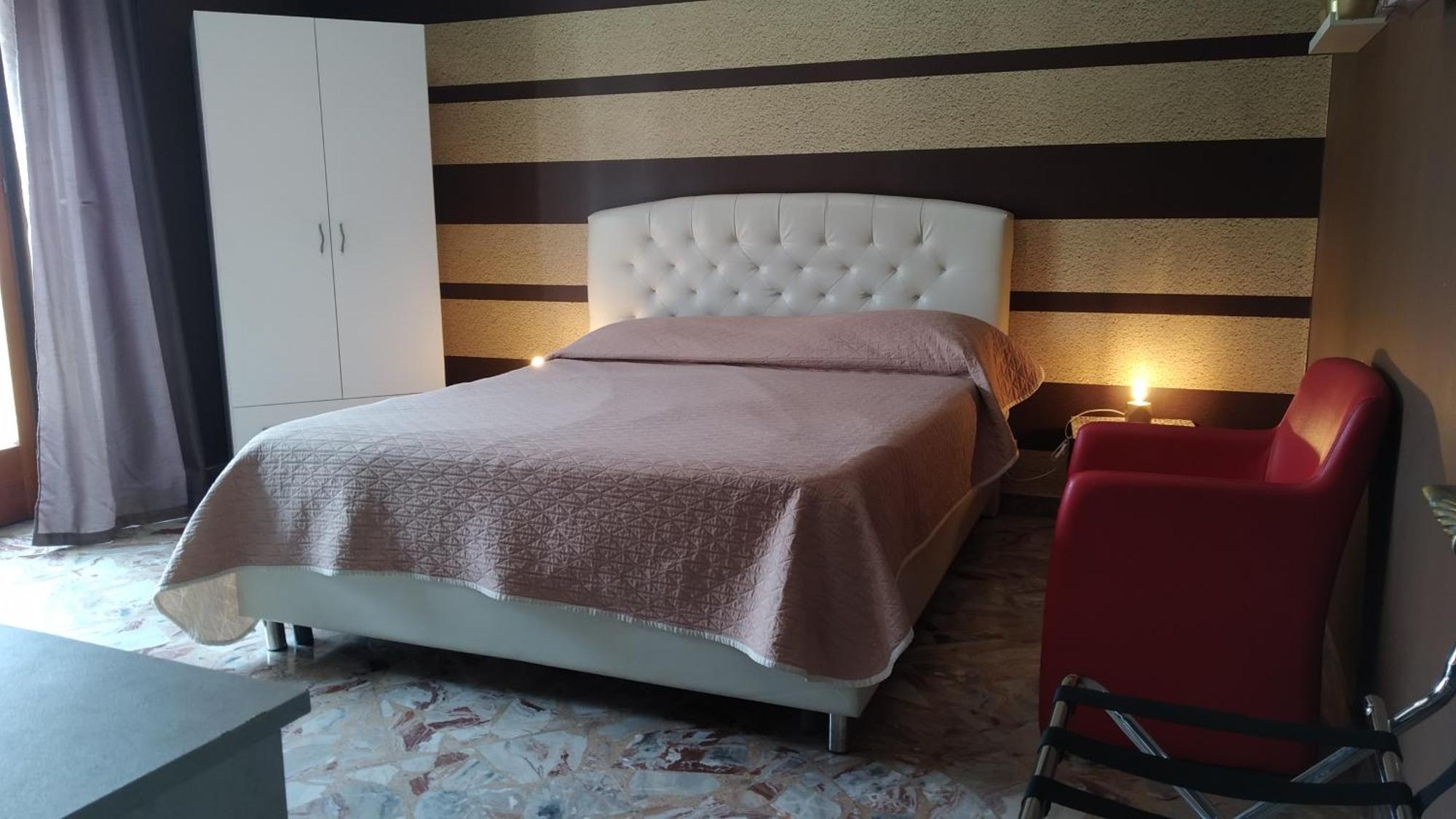 Cconforthotels R&B Semplici Emozioni Bari Exterior foto
